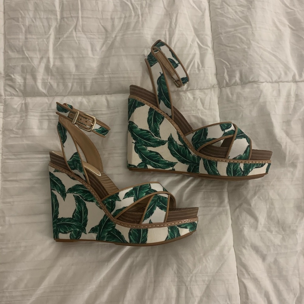 Gianni Bini Luisa wedges, NWOT